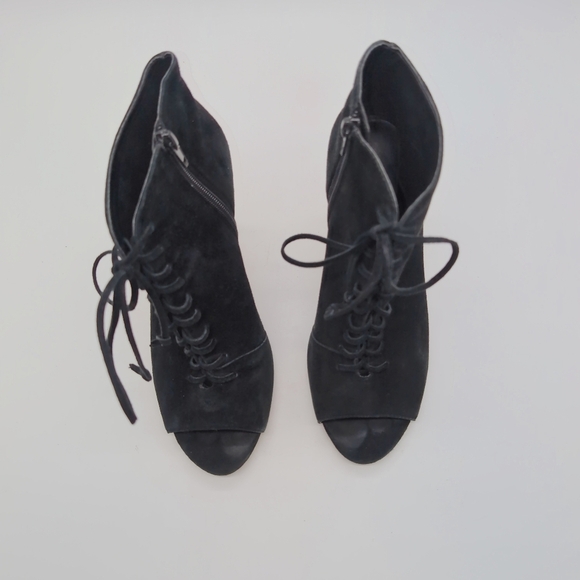 Lord & Taylor sz 8 Elegant Black Lace-Up Ankle Boots Fanders 424 Fifth - Picture 3 of 10